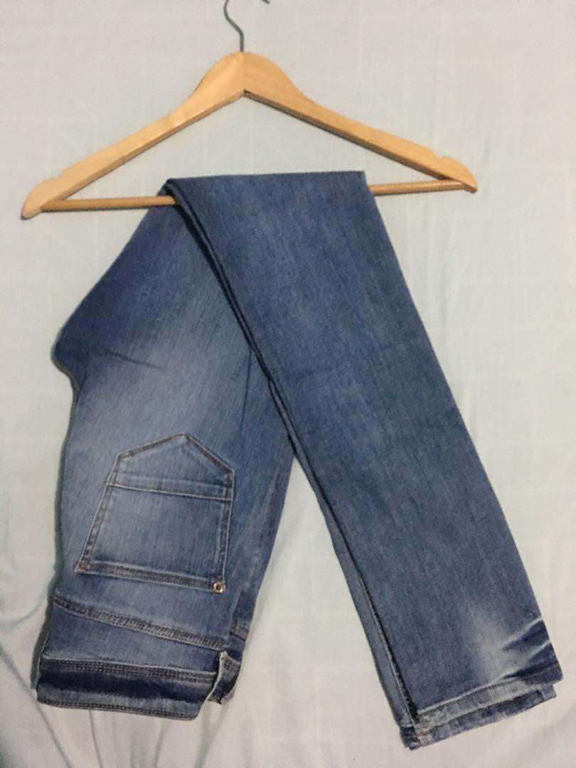 Esprit Denim (Category: Other Bottoms) located in Iligan City. Submitted by hello_imaliah (Listing ID 1025997720, Image 1). Description: .