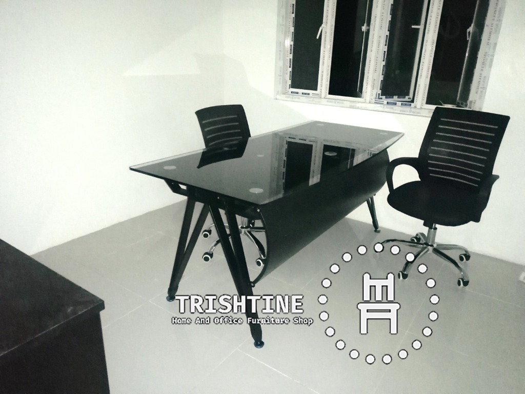 Glass Top Office Table Office Furniture Furniture Home Living Office Furniture Fixtures On Carousell