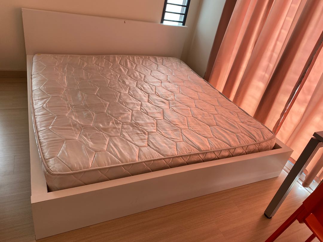 Katil king best sale size ikea