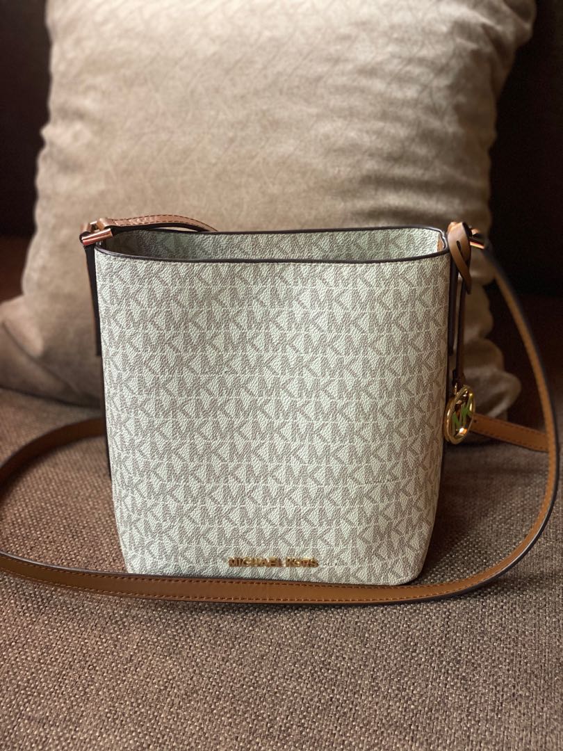 Michael Kors Kimberly Bucket bag Women s Fashion Bags Wallets