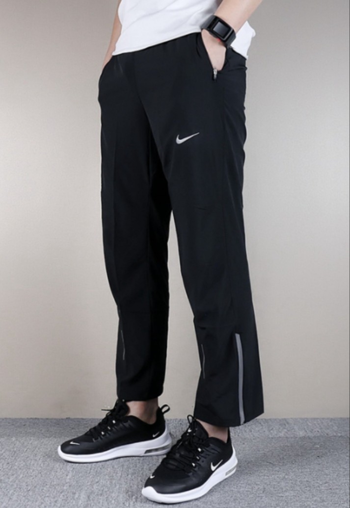 loose nike sweatpants