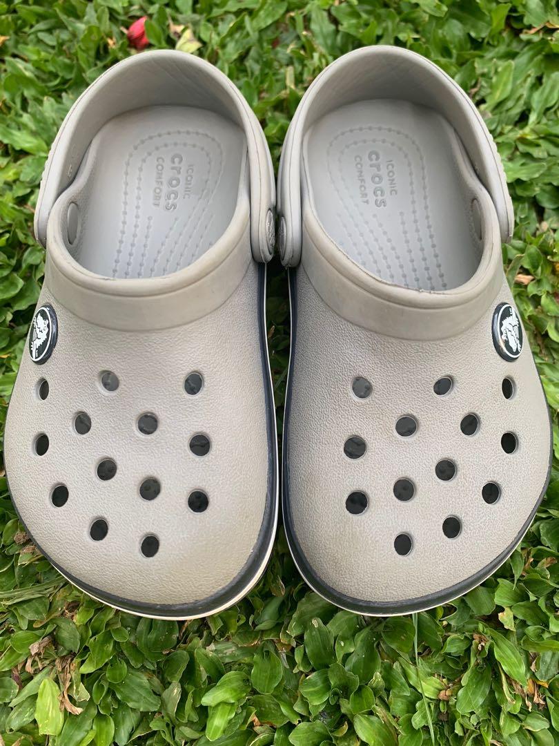boys gray crocs