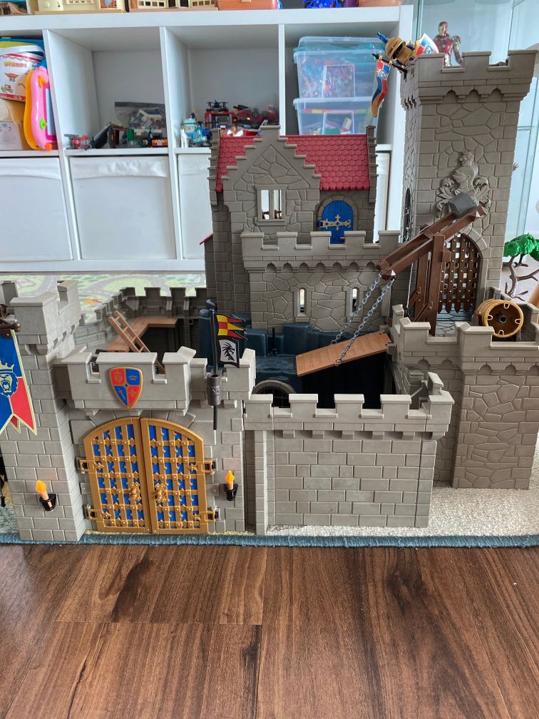 lion castle toy