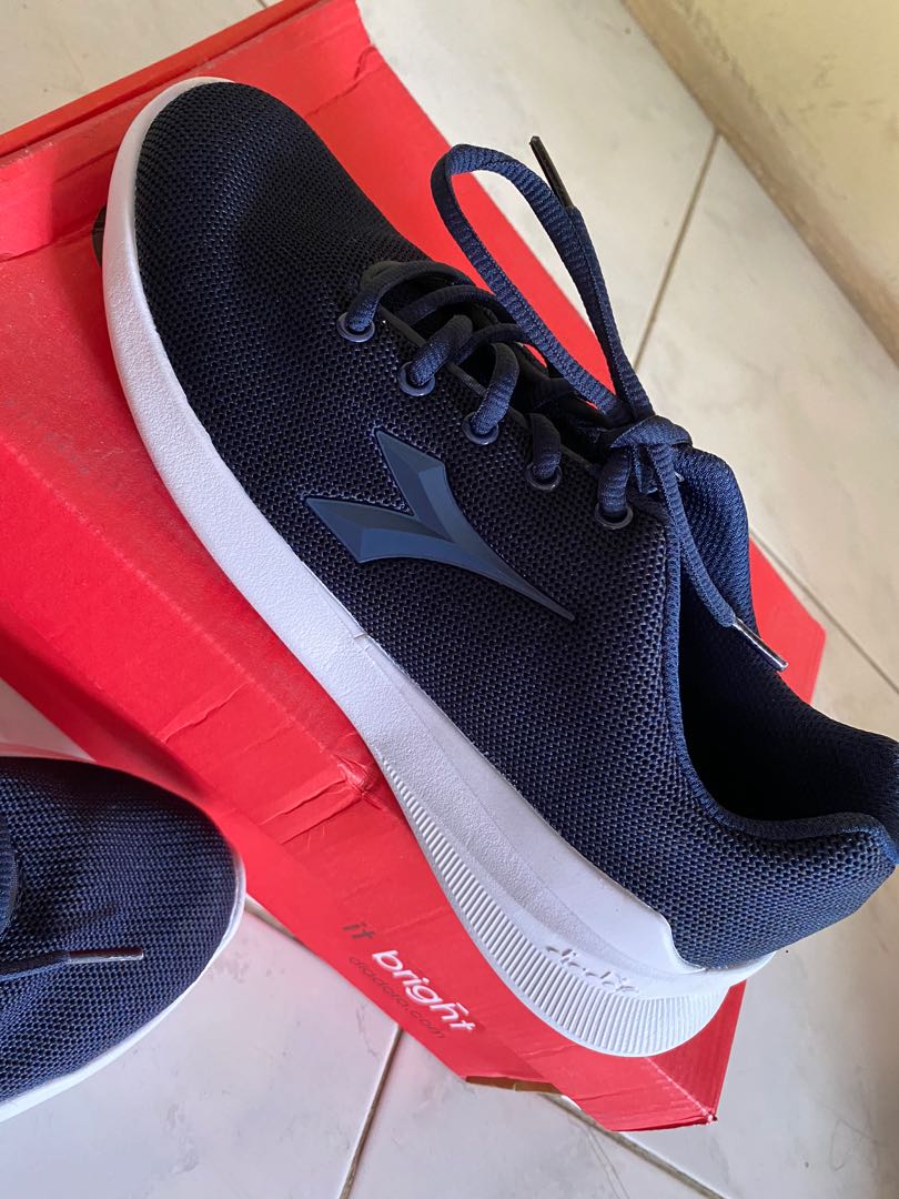 Sepatu Diadora Cowok Size 39 Biru Navy Blue Men Shoes 39 Fesyen Pria Sepatu Sneakers Di Carousell