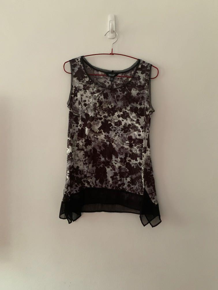 simply vera wang tops