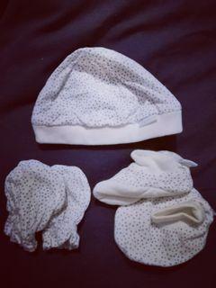 St Patrick set of bonnet, booties and mittens