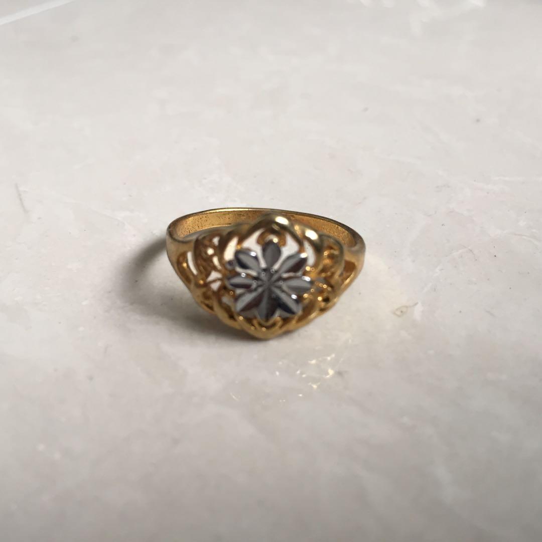 Vintage Gold Floral Ring Women S Fashion Jewellery Rings On Carousell