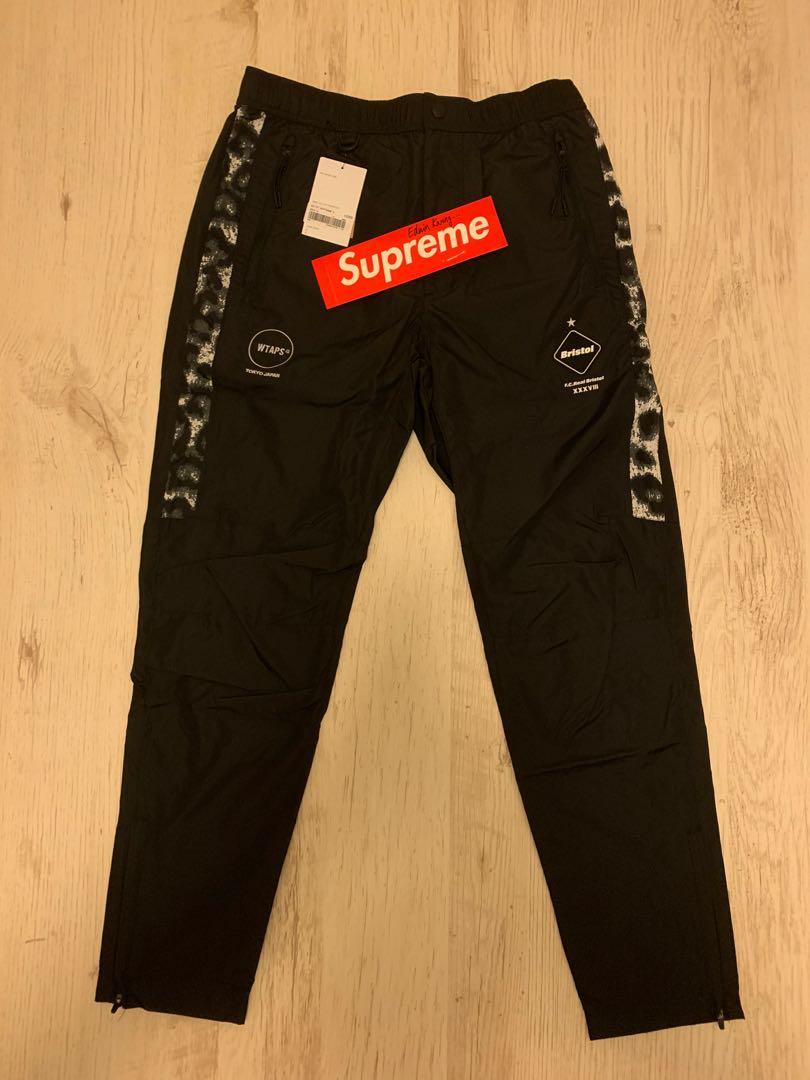 Wtaps （分類：運動服裝）位於 Hong Kong。 由 mr.1919 提交（商品編號 1025891740，圖片 2）。簡介： Wtaps X Bristol jacket + pants Size: Jacket size S / pants size S 100% new 交收地點：TST/ MK /Olympic (MTR STATION) 價錢： $3800 full set 不散賣。