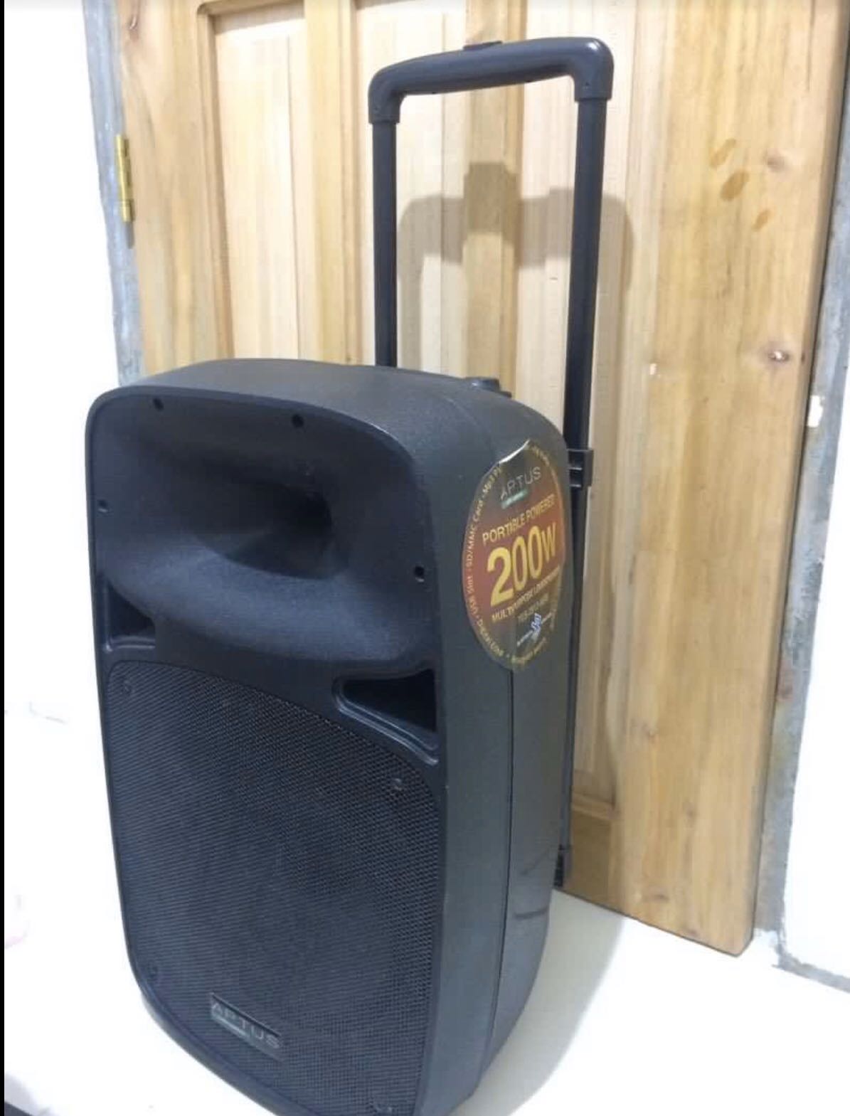 Aptus portable deals speaker system