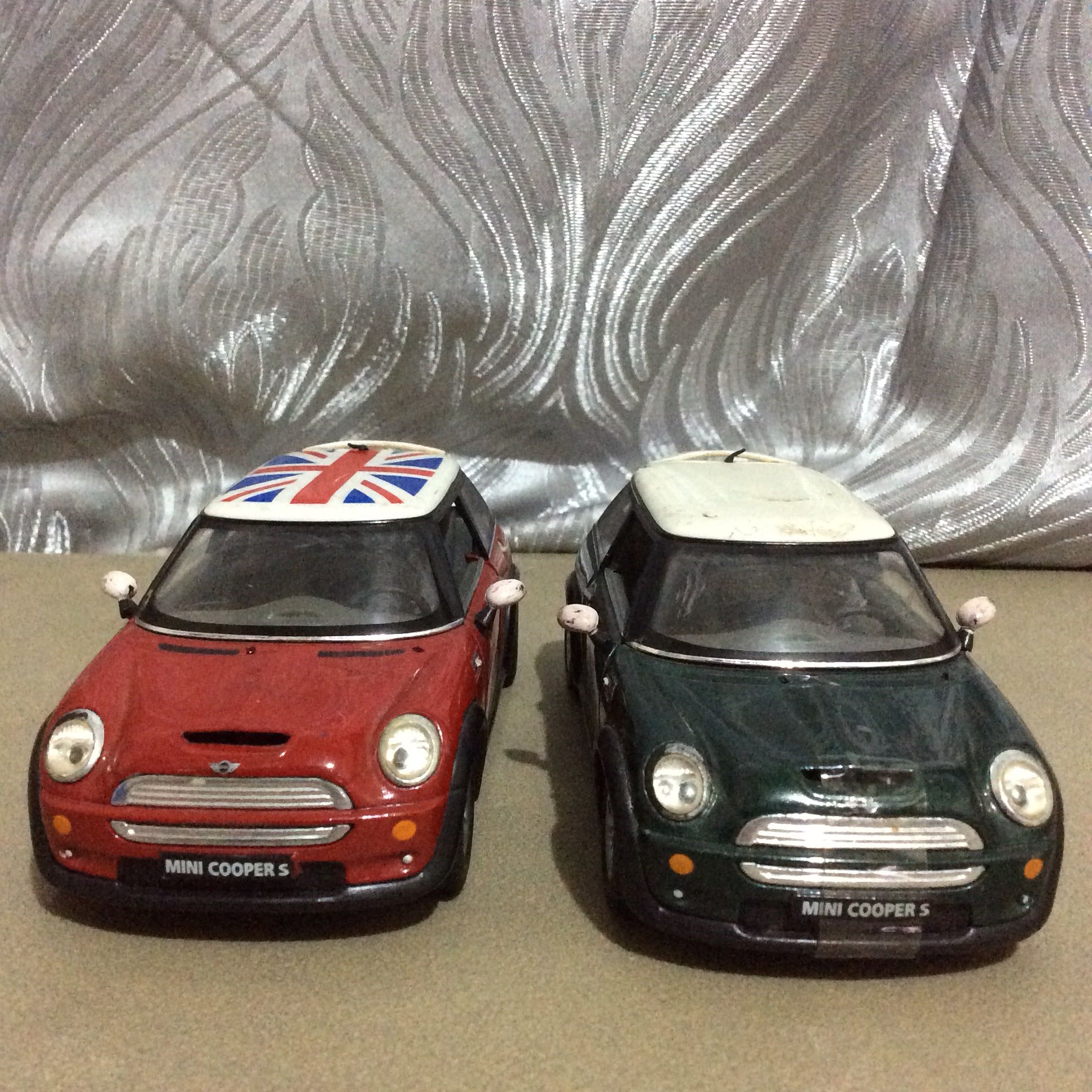 2 FOR 500 Mini Cooper Collectible Toy Cars