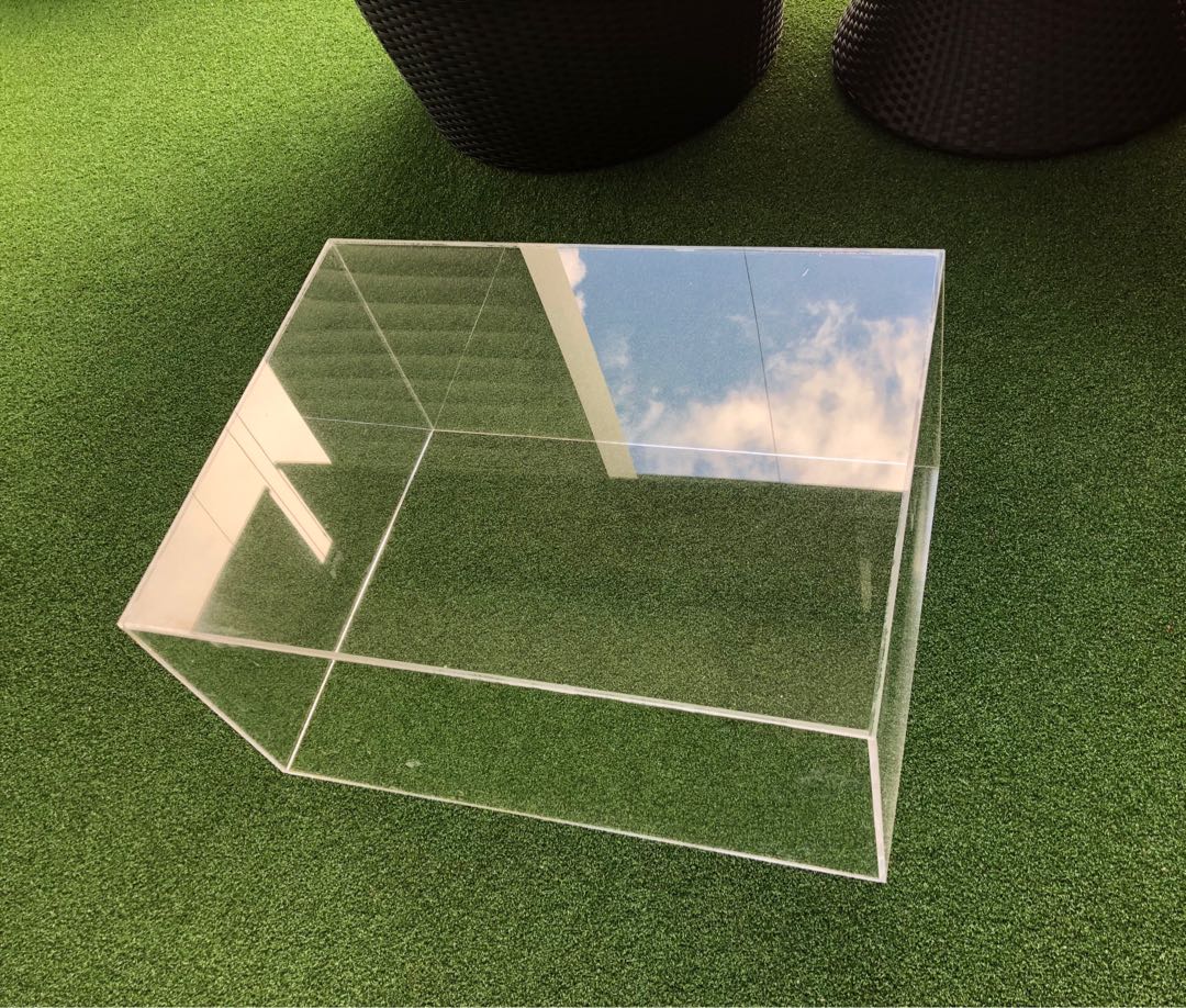 Acrylic Display Case / Cover for display, Everything Else on Carousell