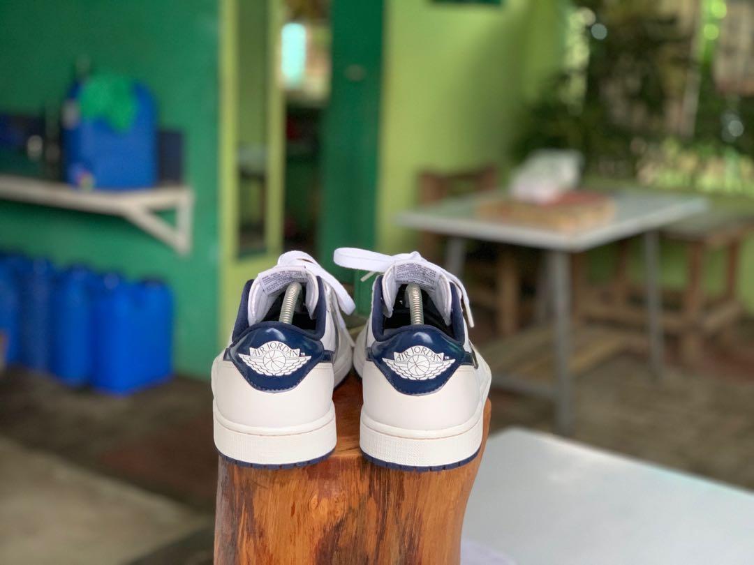 retro 1 low blue and white