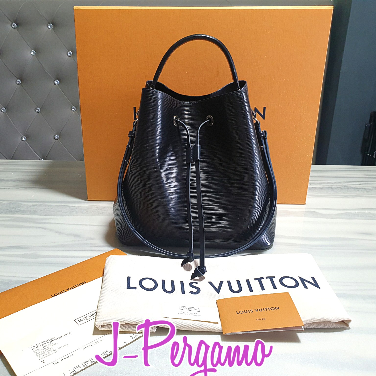 Louis Vuitton Epi Leather Neonoe Bucket Bag M54366 Noir 2018