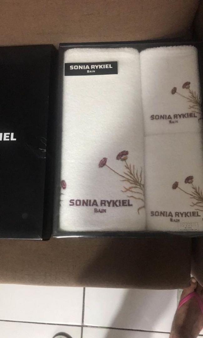 Authentic Sonia Rykiel Bath And Hand Towels Set Of 3 Women s Fashion Watches Accessories Hair Accessories on Carousell