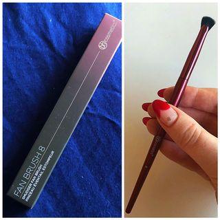 BH COSMETICS SMUDGER FAN BRUSH