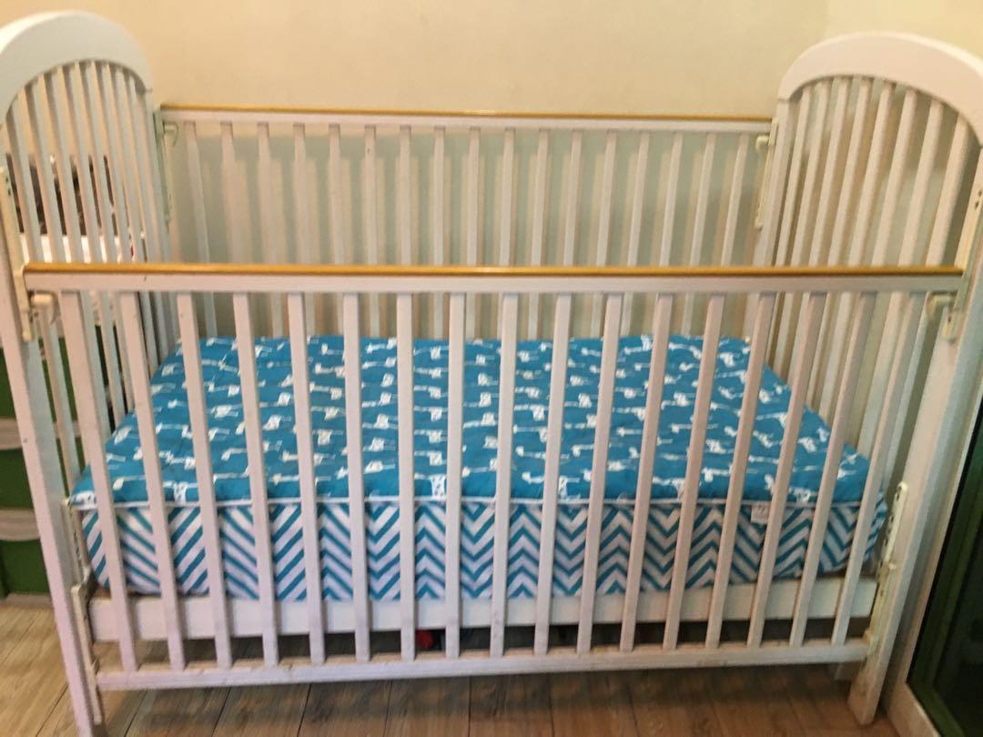 Delta sale brand crib