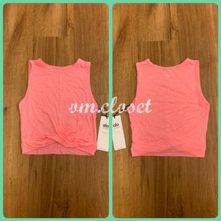(Category: ) located in . Submitted by om.closet (Listing ID 1026103101, Image 1). Description: .