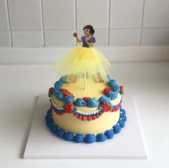 Snow White With Cape- NC129 - Amarantos Cakes