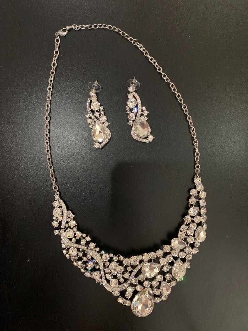Gold statement clearance necklace and earrings