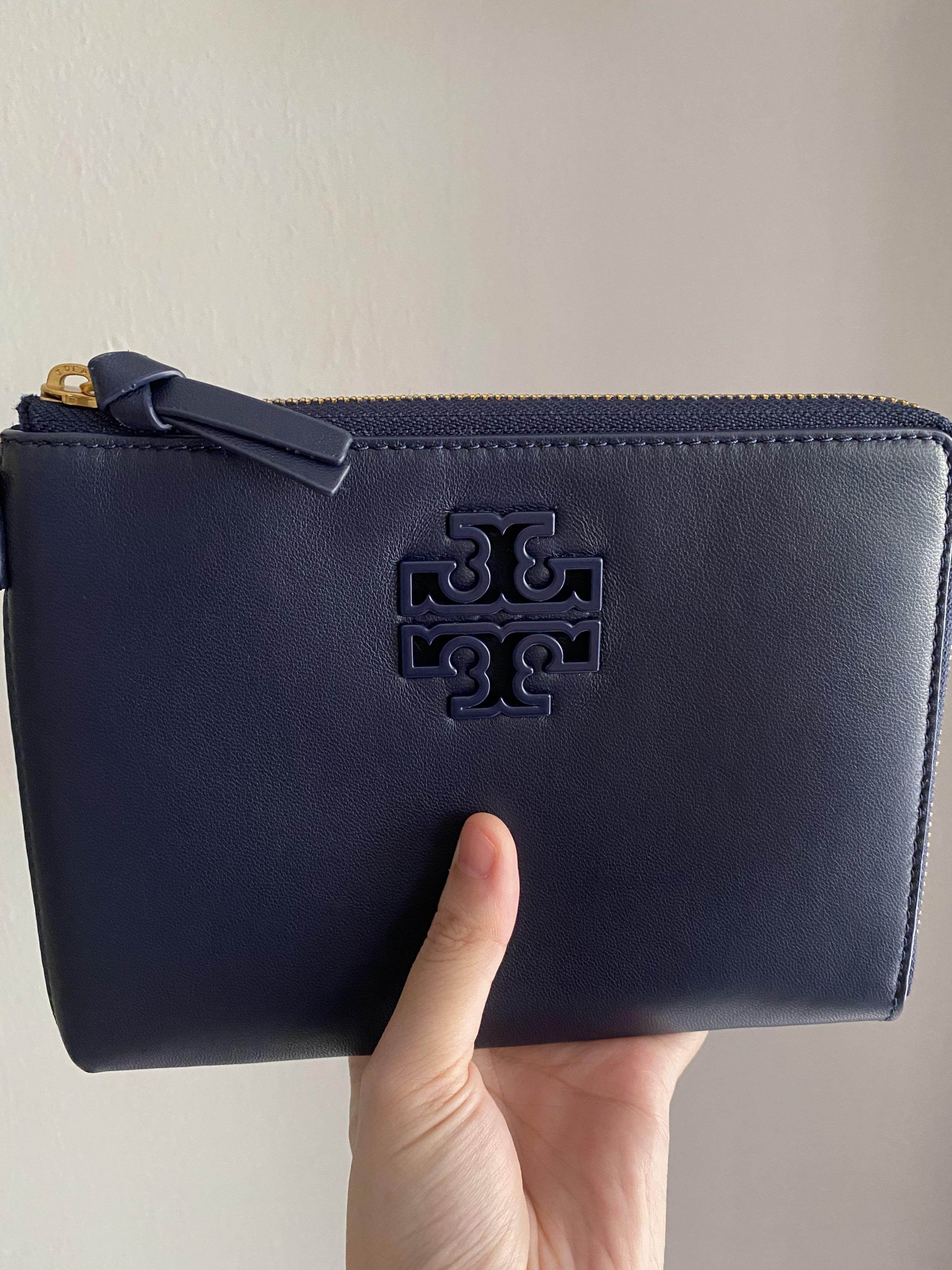 Tory burch lily outlet large zip pouch