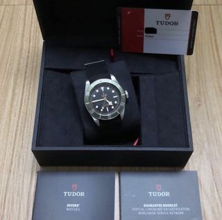 （分類：）位於 。 由 jwellwatch.co 提交（商品編號 1026098222，圖片 1）。簡介： 。