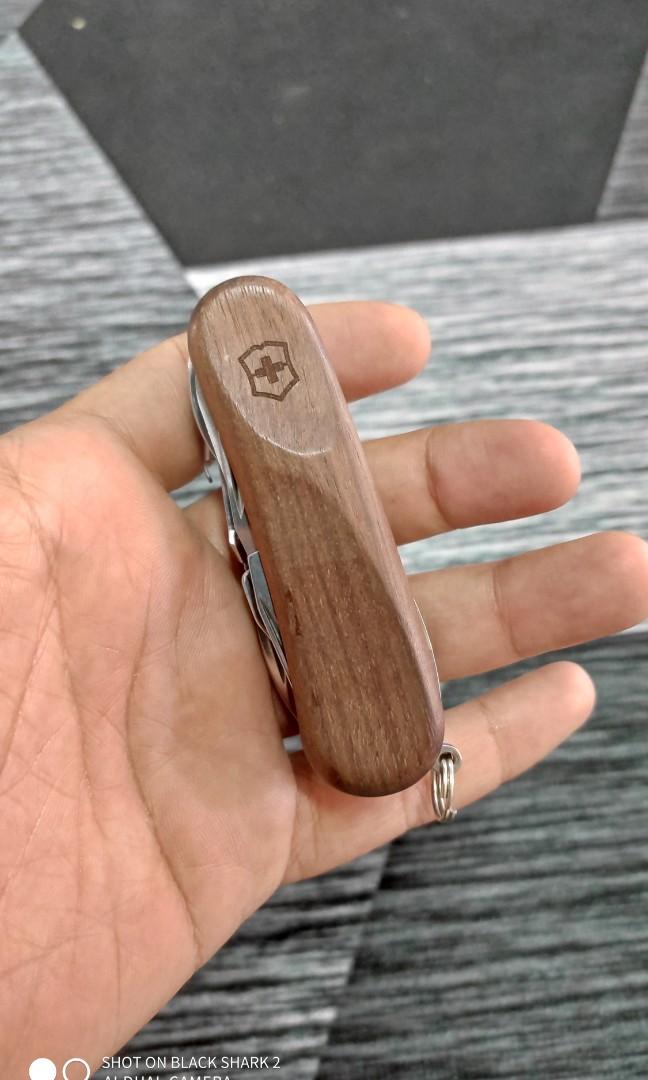 Victorinox evolution deals wood s557