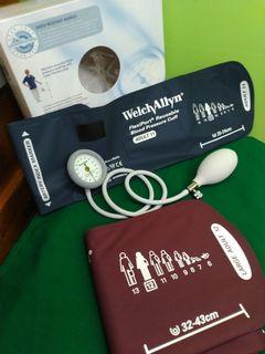 Welch Allyn Durashock BP Aneroid Sphygmomanometer DS44 with 2 cuffs  adult 11 and large adult 12
