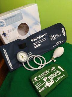 Welch Allyn Durashock BP Aneroid Sphygmomanometer DS44 with 2 cuffs  adult 11 and child 9