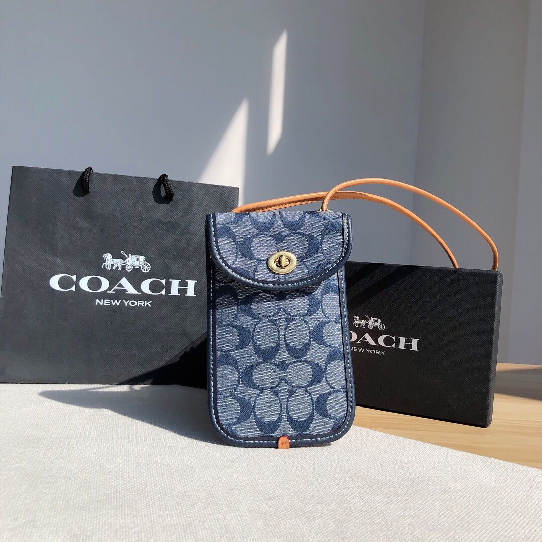 Coach handphone pouch hot sale