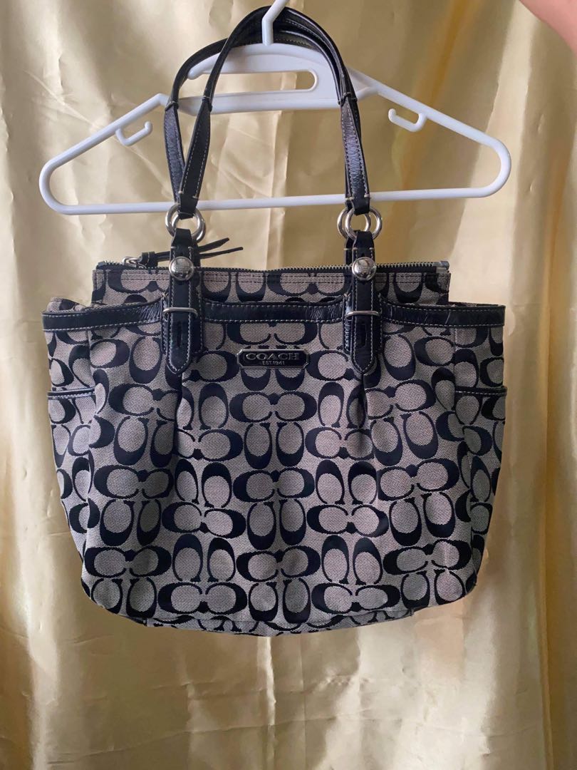 Coach Logo Bag, Women's Fashion, Bags & Wallets, Tote Bags on Carousell