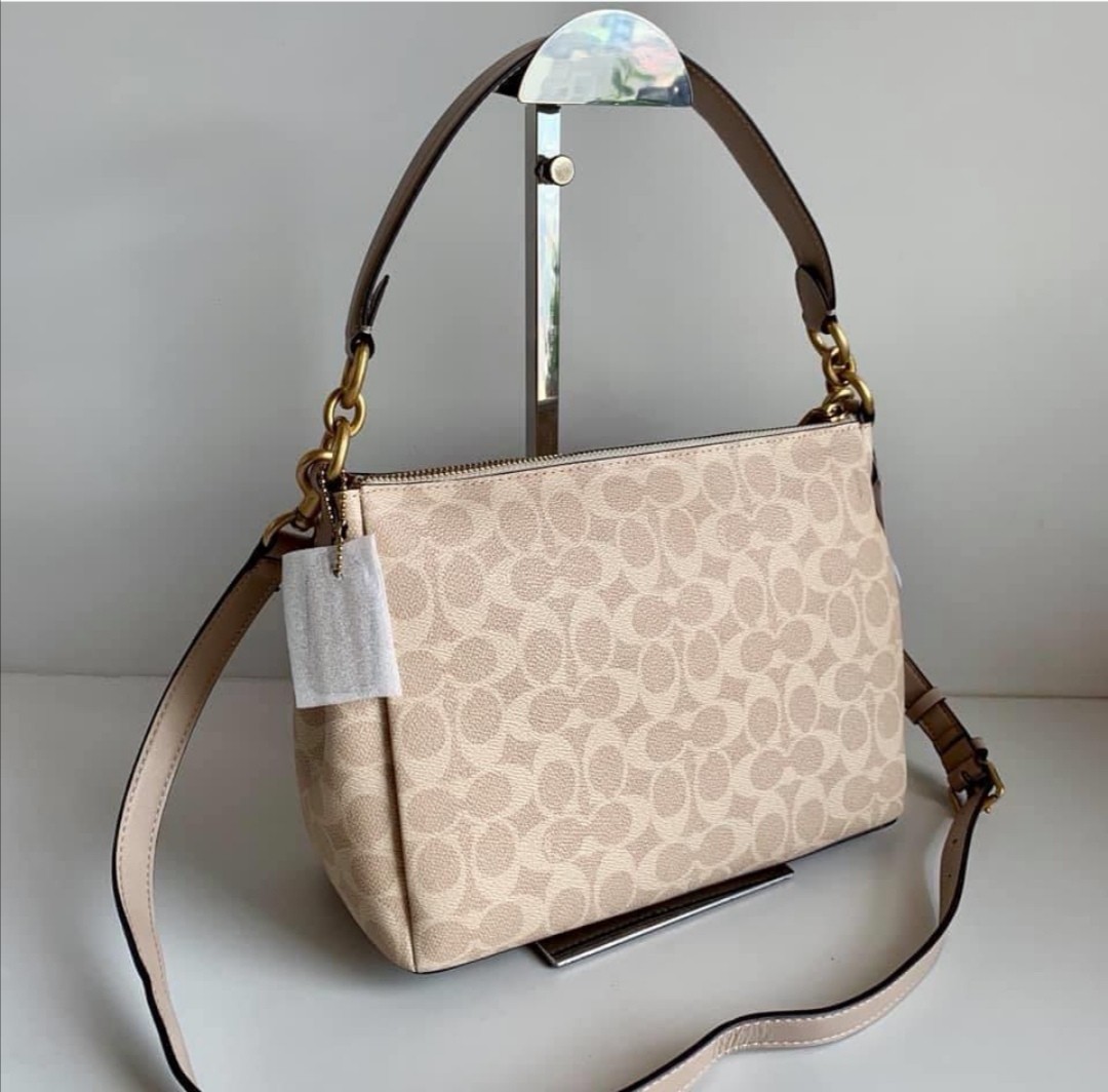 Coach Shay Crossbody in Signature, Women's Fashion, Bags & Wallets