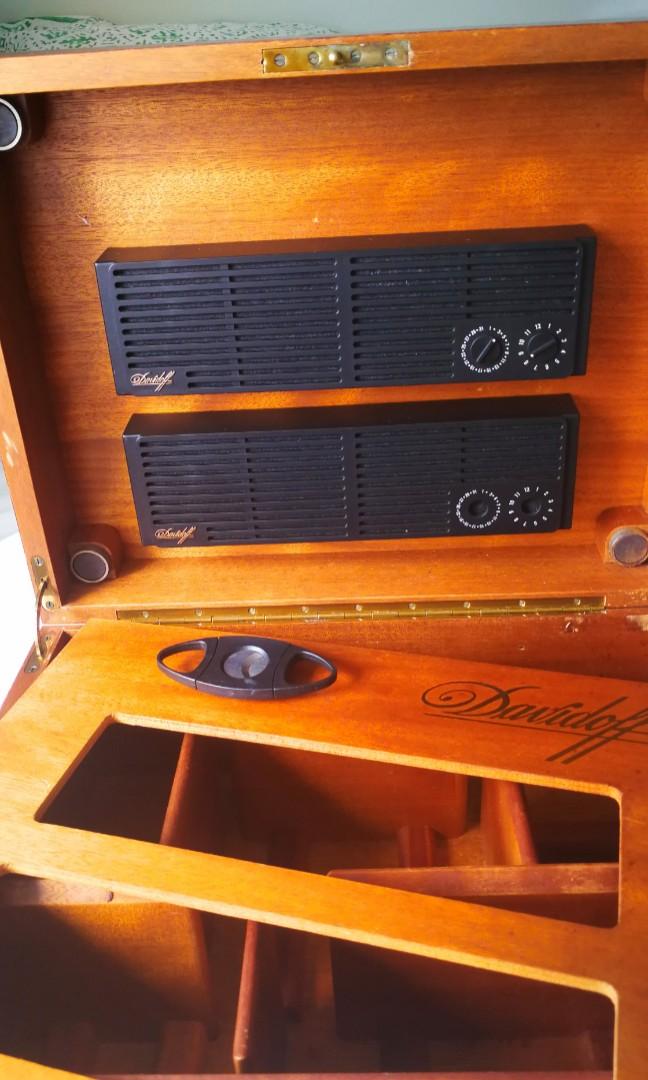 Davidoff Grande Reserve Humidor 1980s, Everything Else on Carousell