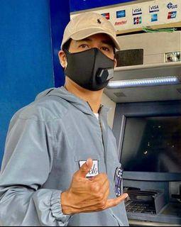 DSCVR Smart Wearable Air Purifier Face Mask