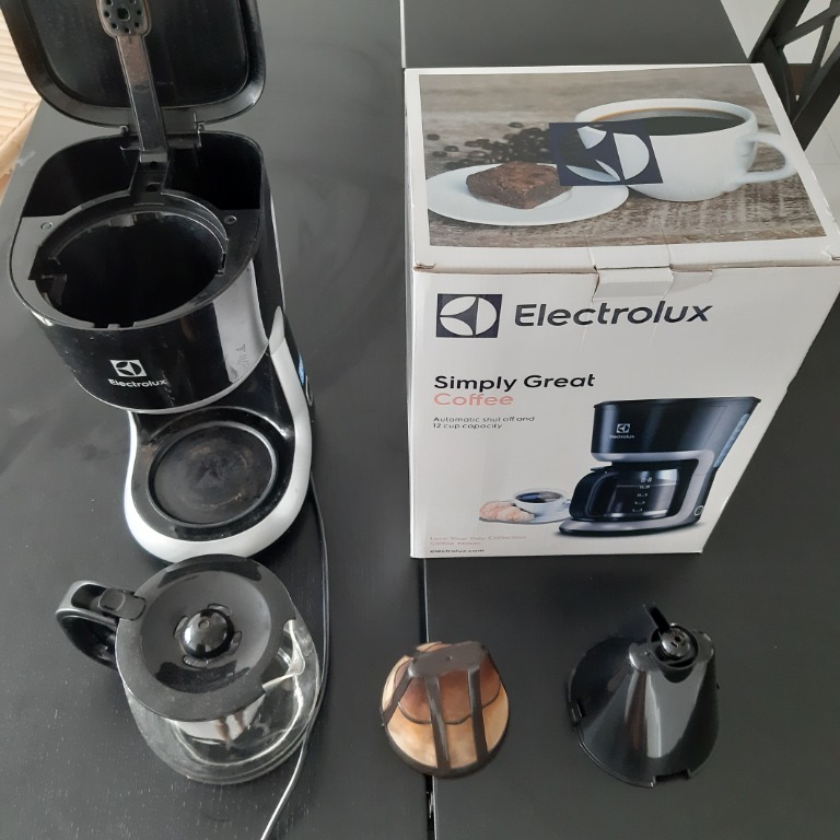 Electrolux coffee maker (almost new), Home Appliances, Kitchenware on