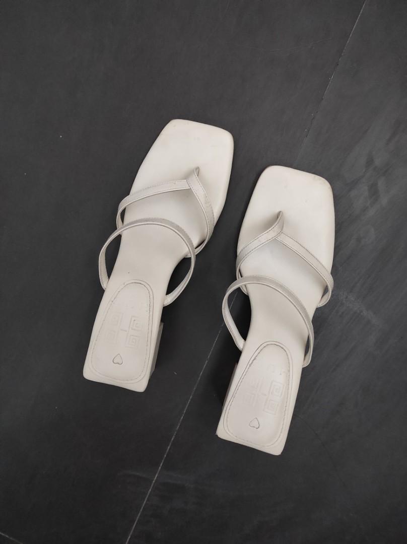 HUE White Heels (Category: Heels) located in Pasay City. Submitted by anything.ph (Listing ID 1026336841, Image 1). Description: Hue White Sandals Condition: 8/10 Size: 9.