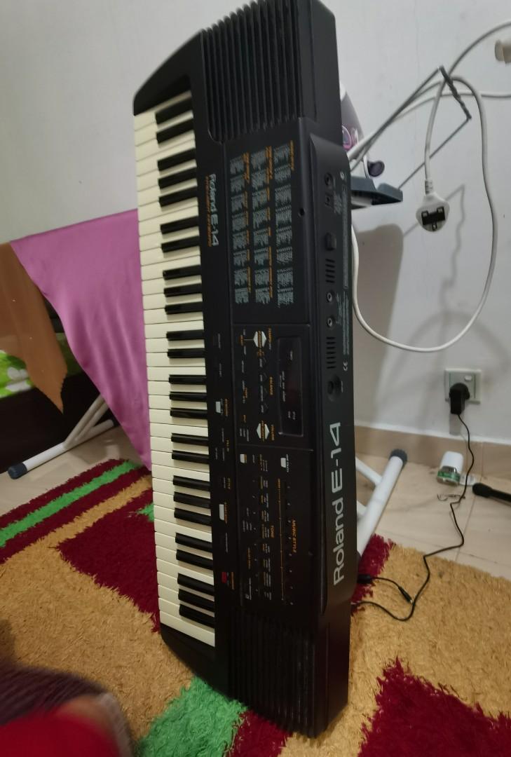 Keyboard Roland E 14 Rare item