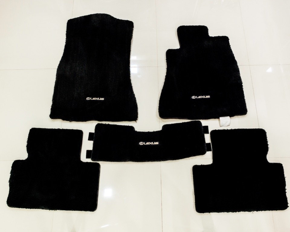 Lexus IS250 5pcs Original Car Floor Mat Mint Condition Car