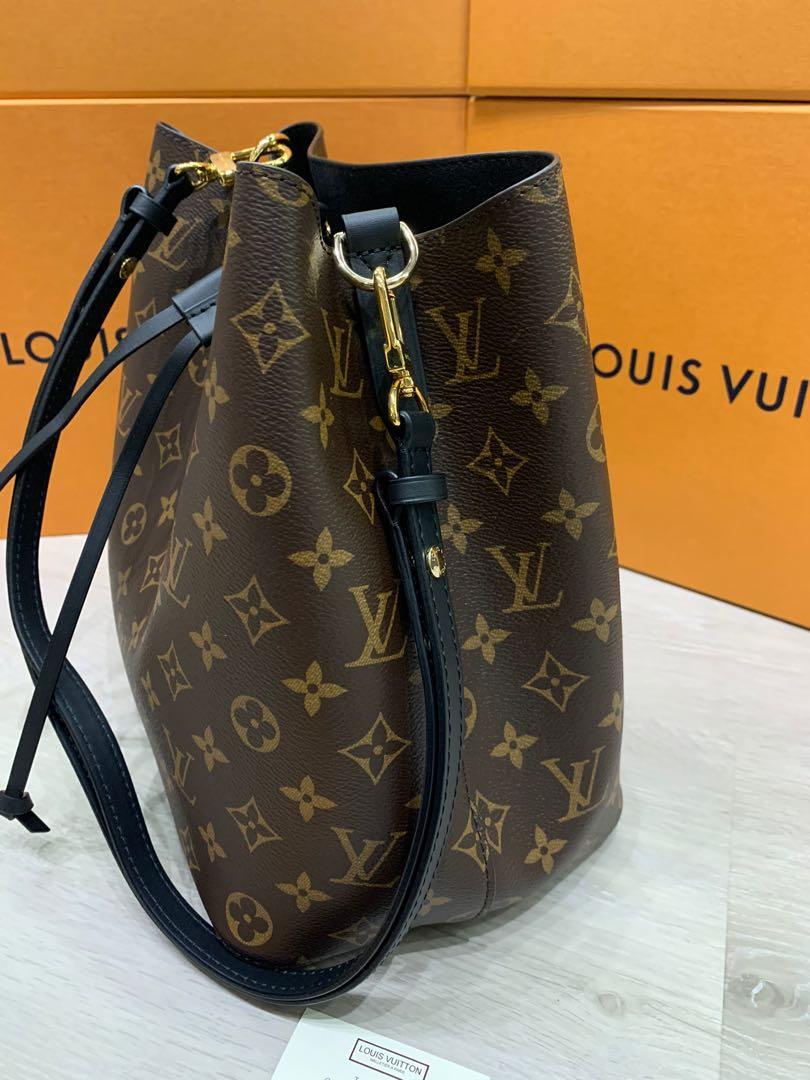 LOUIS VUITTON MAGNETIC MESSENGER MONOGRAM CANVAS -FULL SET-, Luxury, Bags &  Wallets on Carousell