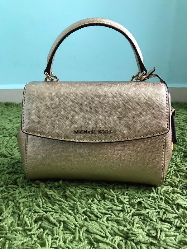 Michael Kors Ava Extra Small Crossbody 2024 favors