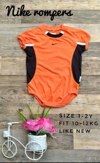(Category: ) located in . Submitted by deqyah.wardrobe (Listing ID 1026396157, Image 1). Description: .