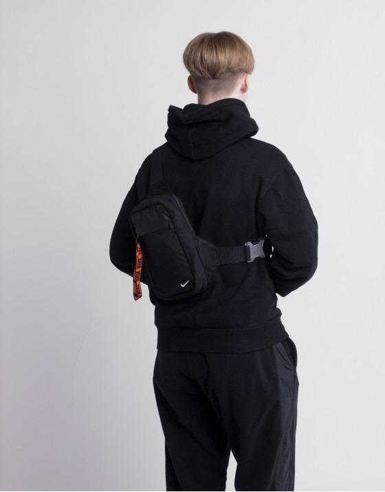 Nike sportswear essentials discount hip