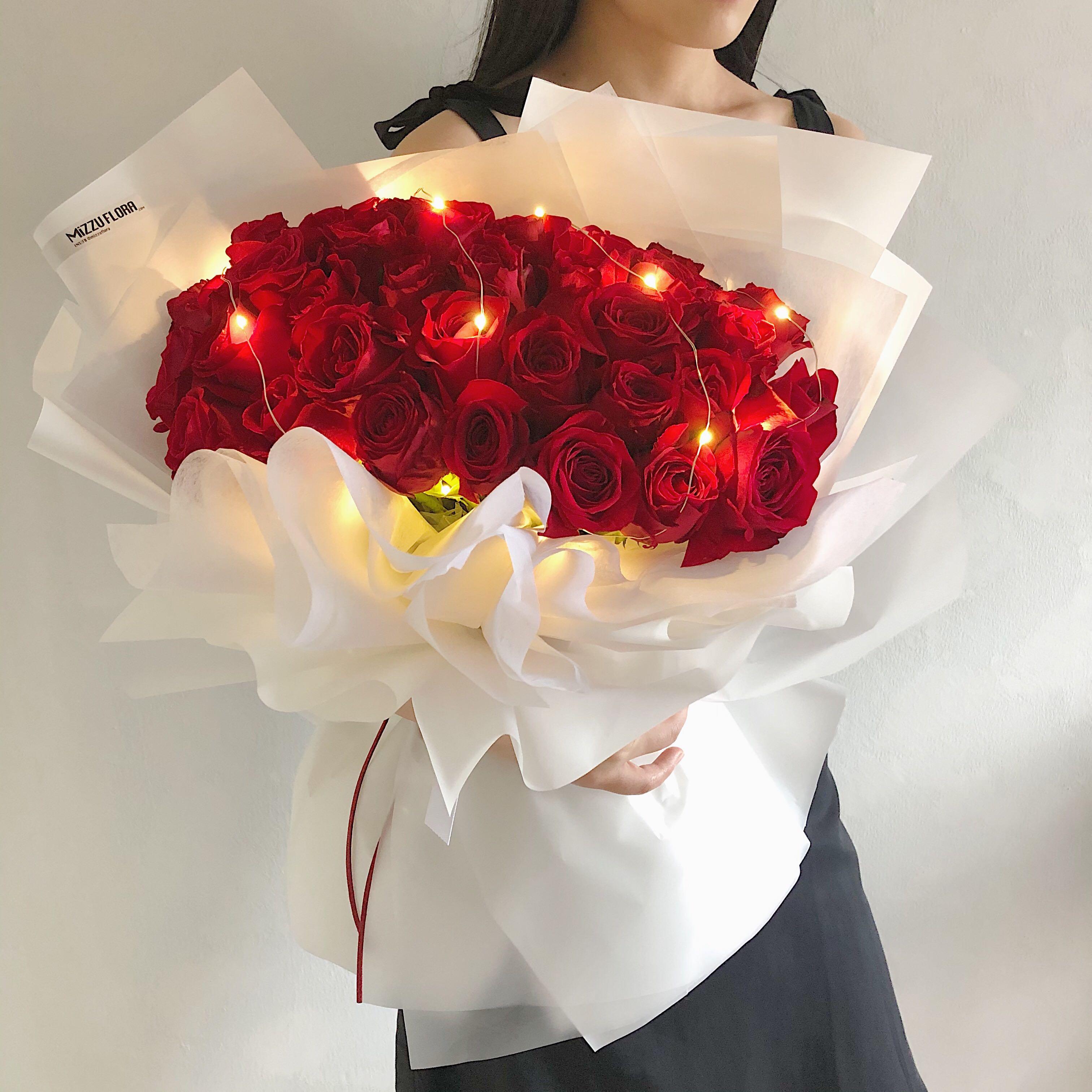 Proposal Bouquet 40 Roses Rose Bouquet 52 Roses 99 Roses Birthday Flower Bouquet Hobbies Toys Stationery Craft Flowers Bouquets On Carousell