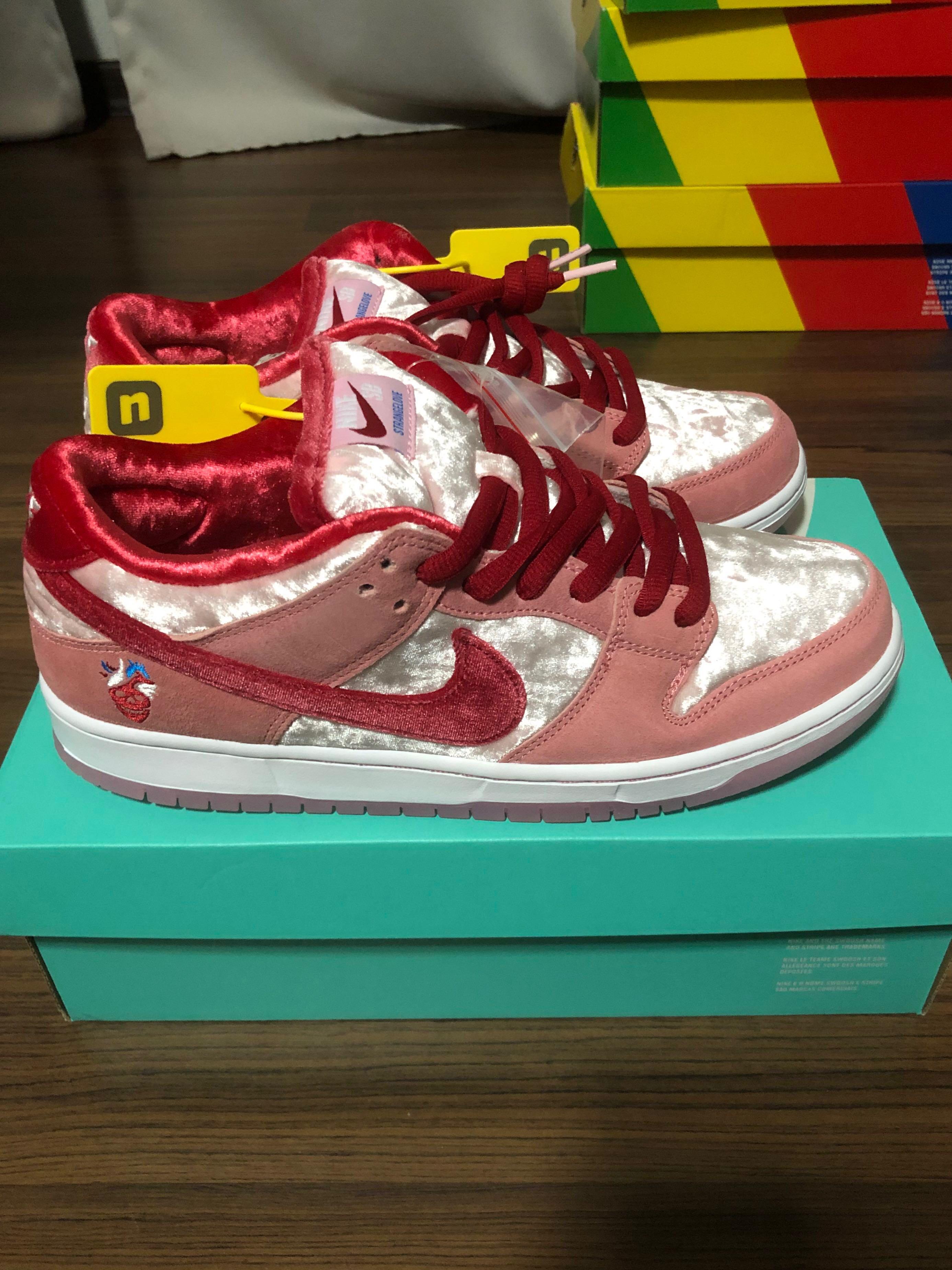 Strangelove Sb Dunks, Men's Fashion, Footwear, Sneakers on Carousell