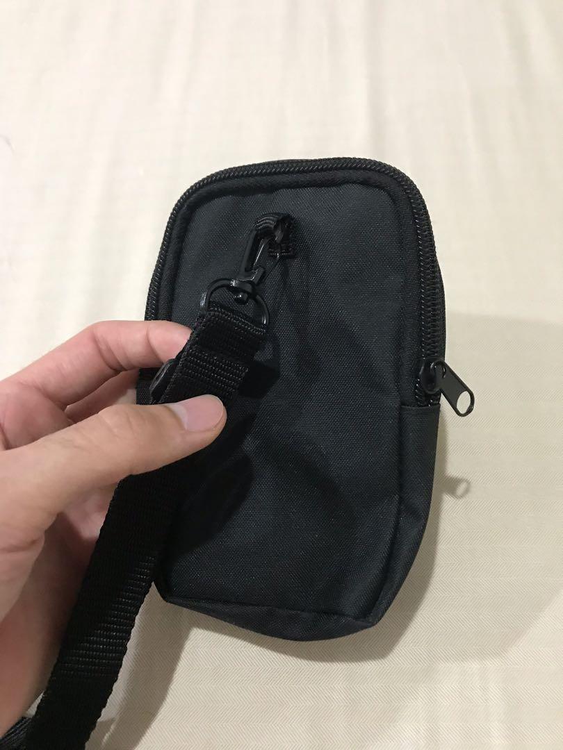 お店で人気の商品 napori 様専用Stussy Porter Neck Pouch black