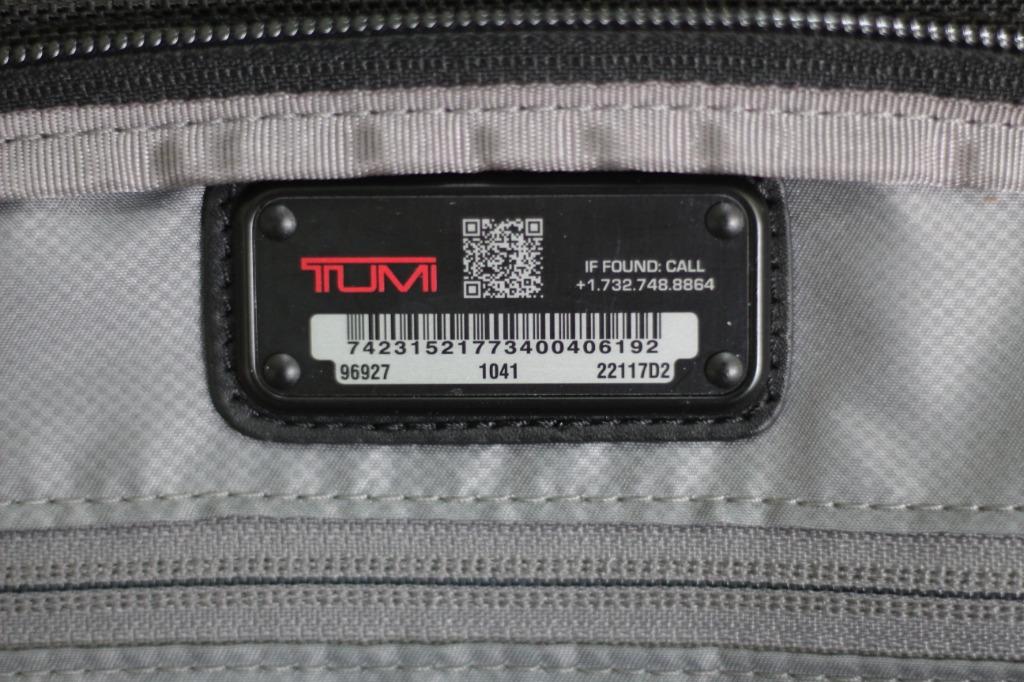 Tumi 22117D2 Alpha 2 Medium Travel Tote Expandable Men s