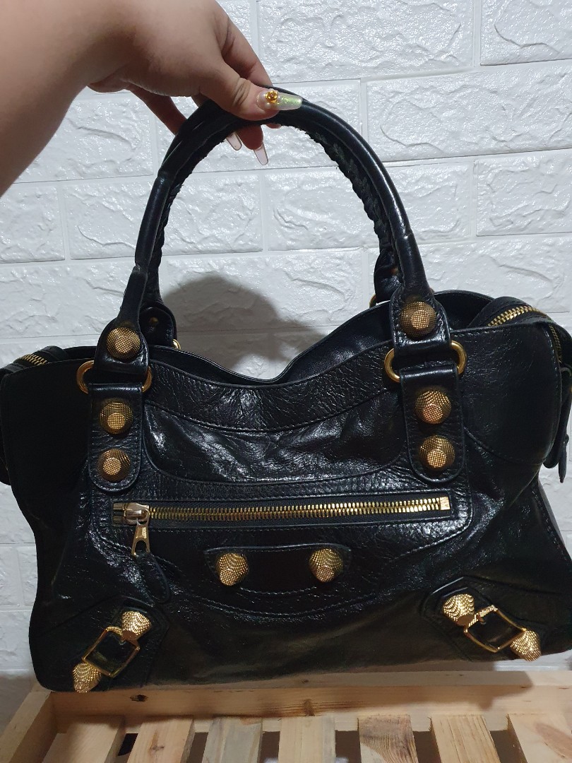 balenciaga sling bag original