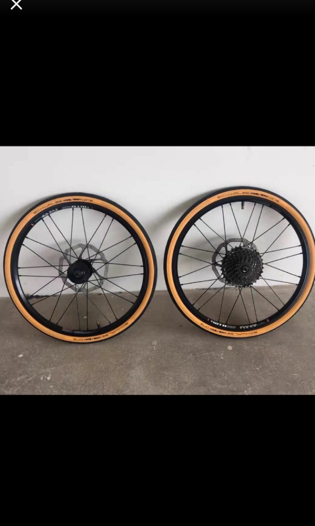 tan wall road bike tyres