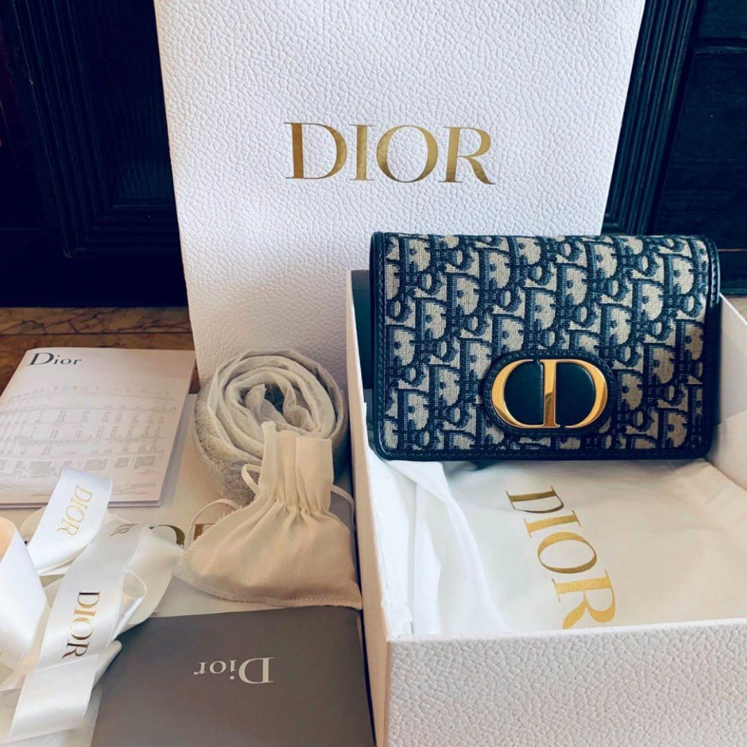 30 Montaigne 2-In-1 Pouch Gold  Womens Dior Mini Bags & Belt Bags