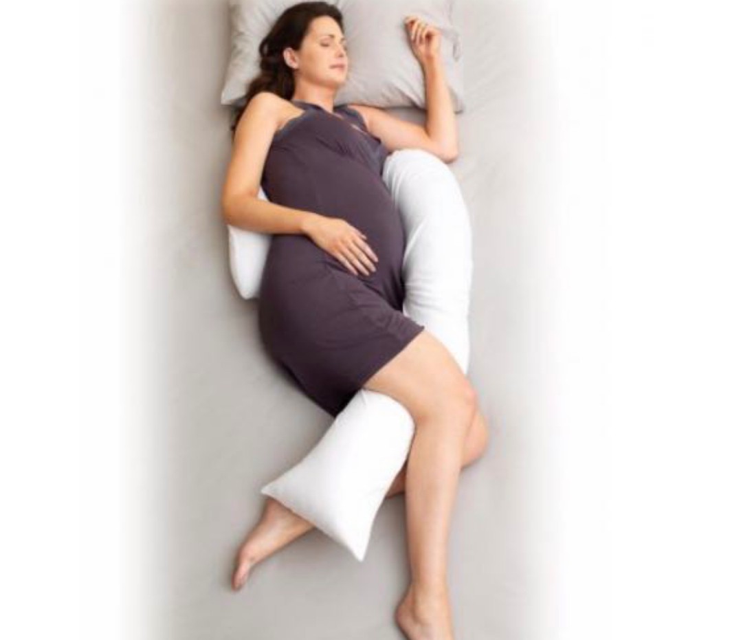 Dreamgenii pregnant bolster, Babies & Kids, Maternity Care on Carousell