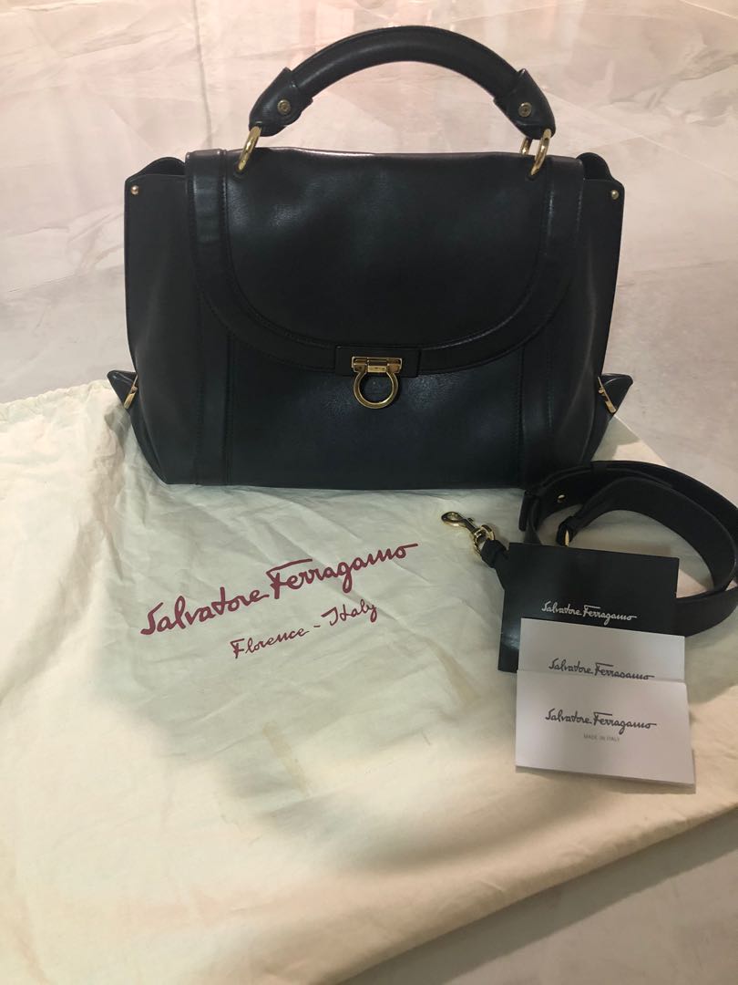 Ferragamo shop suzanna bag